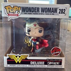 Funko Pop! Heroes Wonder Woman #282 Deluxe